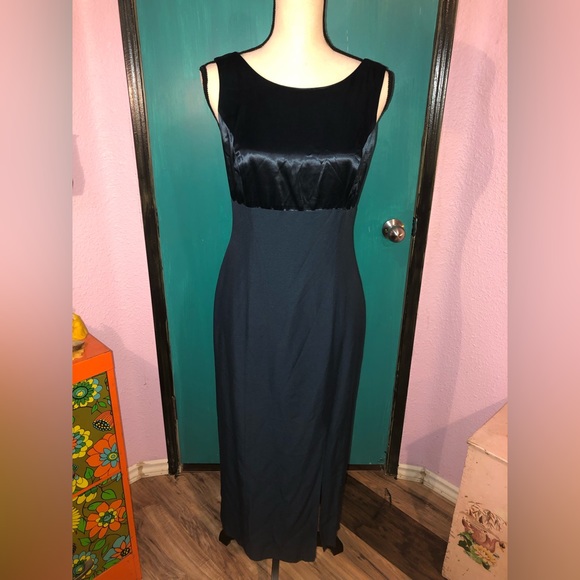 Y2K Full Length Formal Dress - Picture 14 of 16